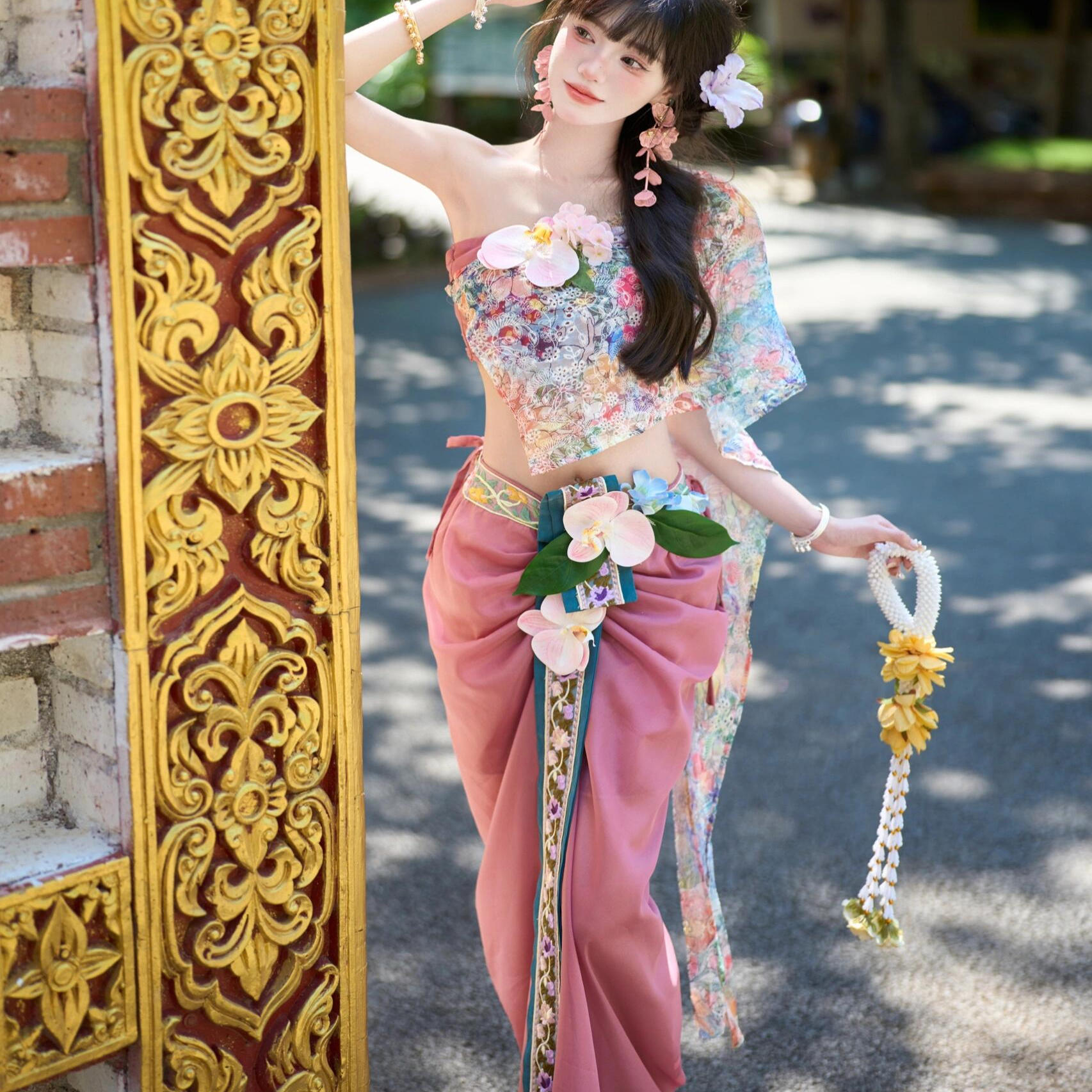 シーサンパンナの新しい民族衣装、ダイ族の衣装、女性ネットセレブのスタジオ写真撮影、旅行写真、写真撮影、舞台公演