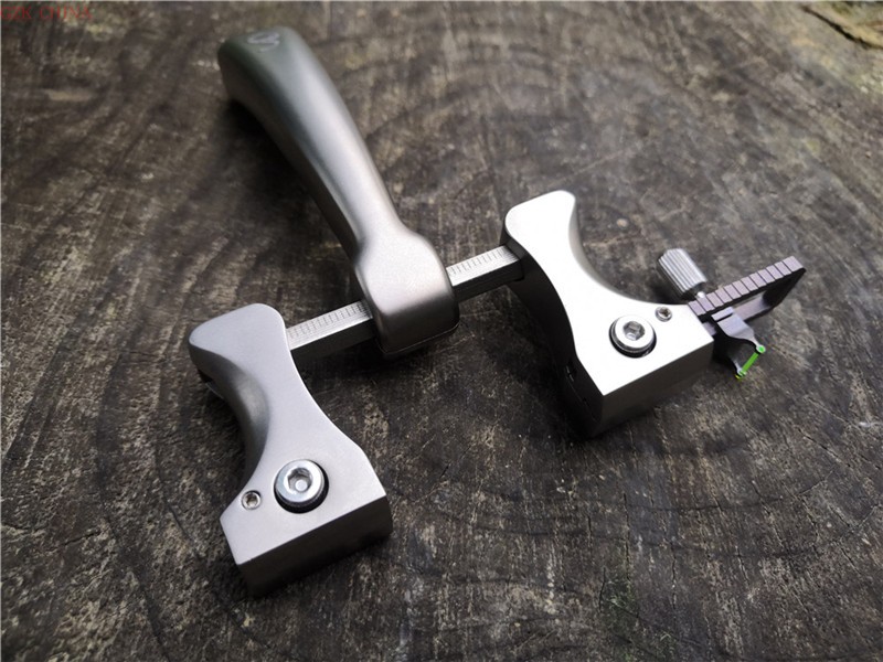 Fully removable catapult with adjustable bow door and adjustable handle