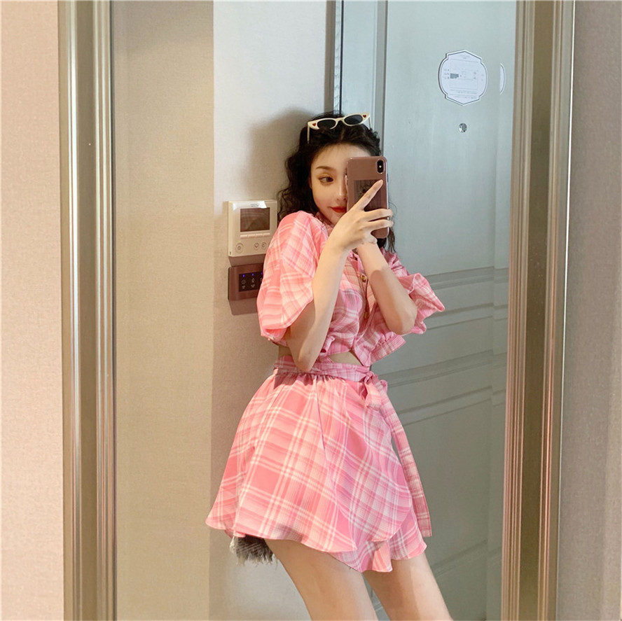 VK旗艦店 韓系格紋泡泡袖慵懶風露腰性感短袖洋裝