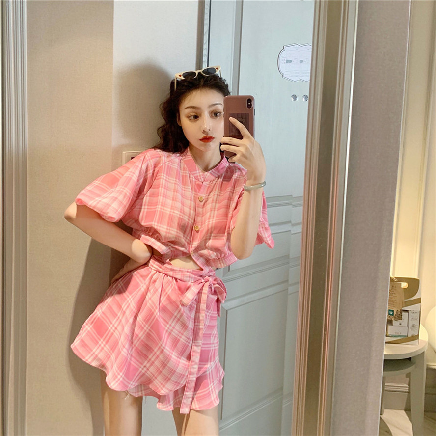 VK旗艦店 韓系格紋泡泡袖慵懶風露腰性感短袖洋裝