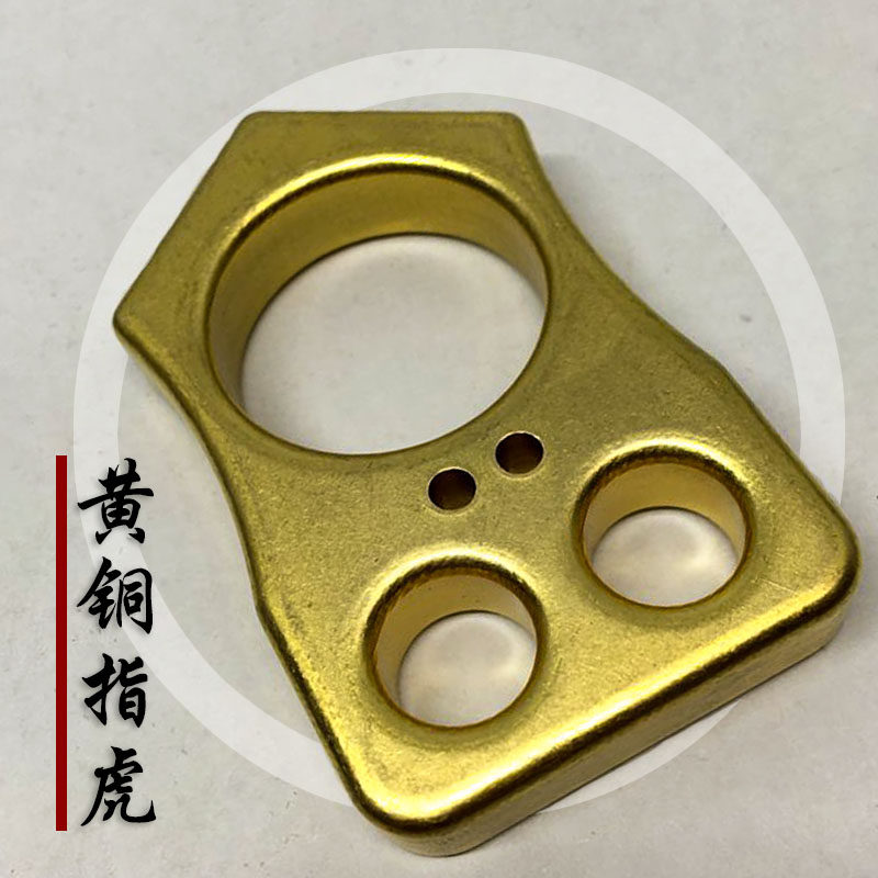 Brass Tiger Keychain Thickened EDC Anti-Defense Broken Window Escape Tool Retro Skull Series for Men and Women