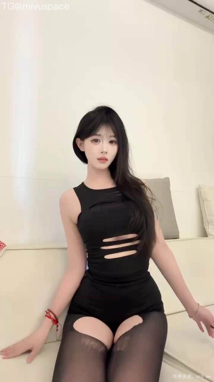 嘿嘿这么晚了还不睡-品图吧