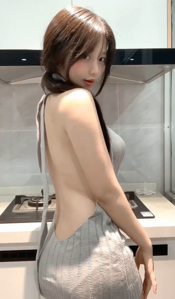 敢问谁看了小羊这个背影能不狠狠心动-品图吧
