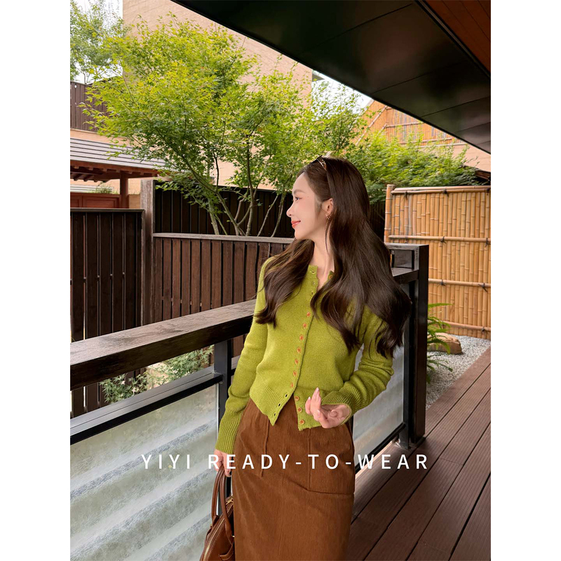 Yiyijia Petite [Fruit Green Evening Forest] Atmospheric Green Knit Suit for Women, Autumn 2026 New High-Waisted Straight Skirt