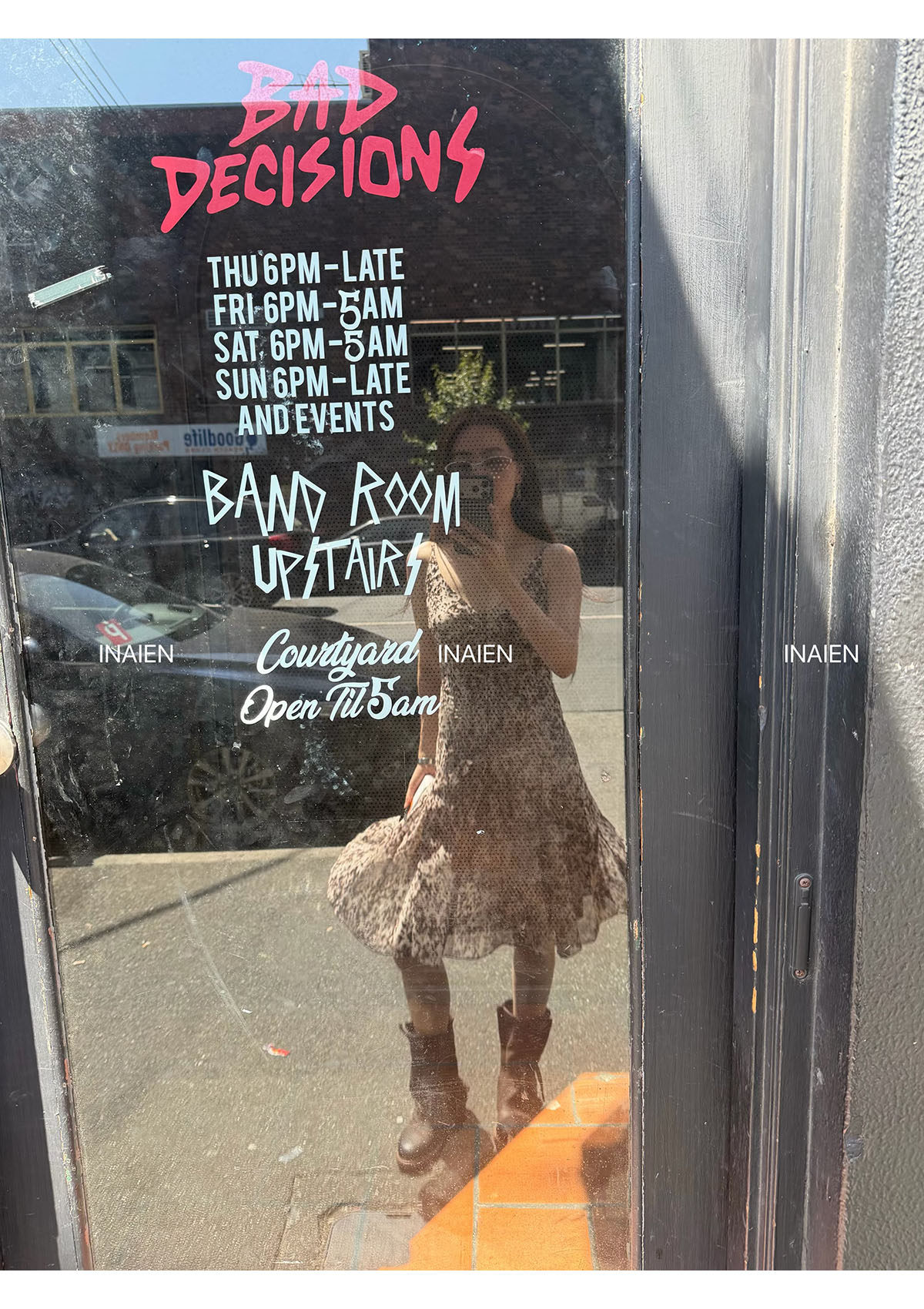 INAIEN笑笑家 винтажное леопардовое платье-сарафан с V-образным вырезом "重庆森林" весна 26