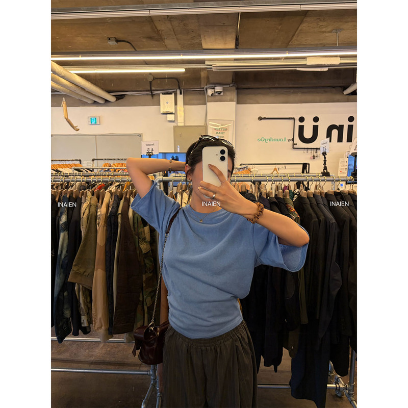 Inaien Xiaoxiao's Home Brand, the "Fat-Covering Top," Is a Very Attractive, Lazy, Relaxed, Waist-Cinching, Pleated Knit T-Shirt Top
