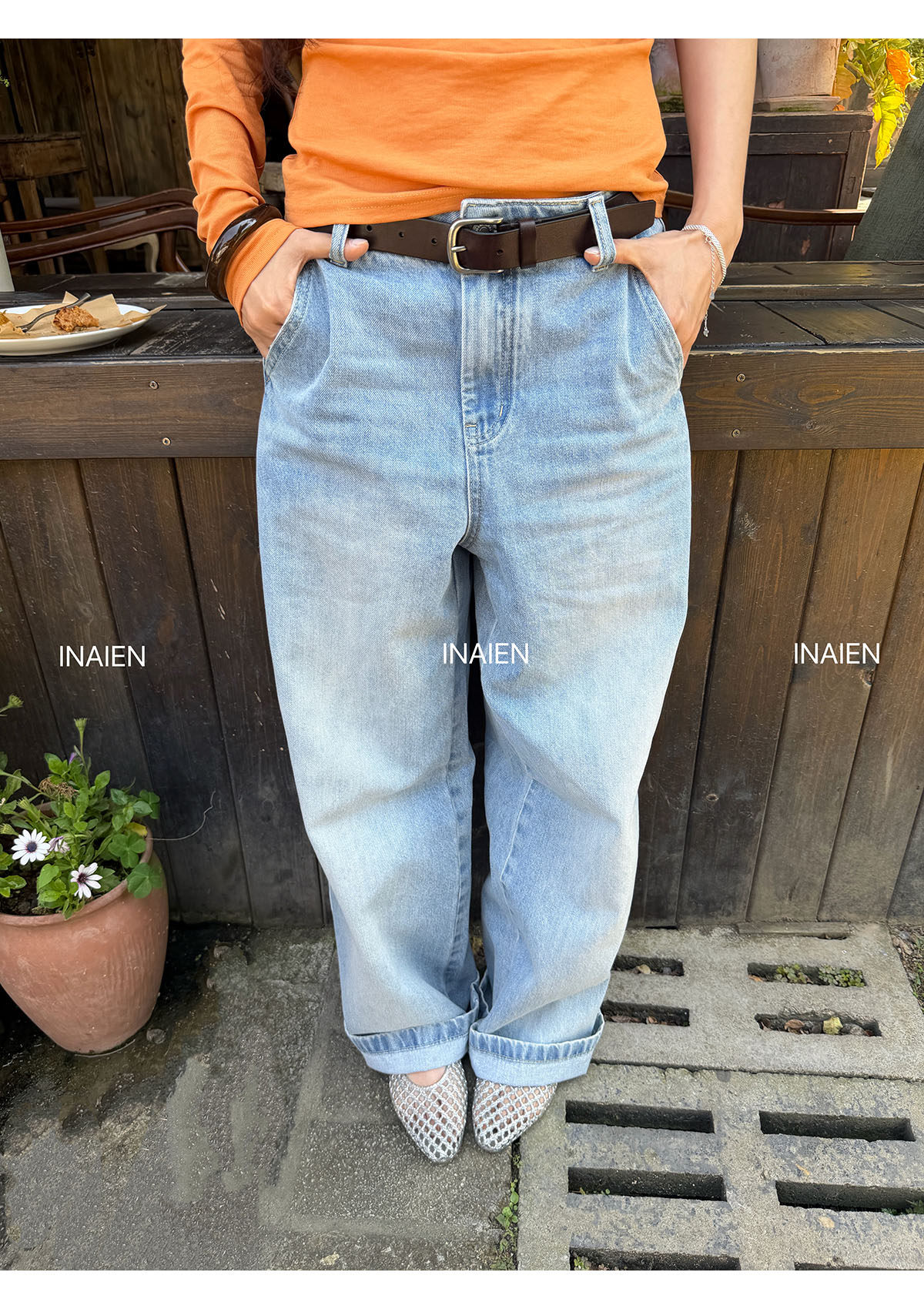 INAIEN笑笑家 стильные универсальные джинсы клеш с эффектом стирки