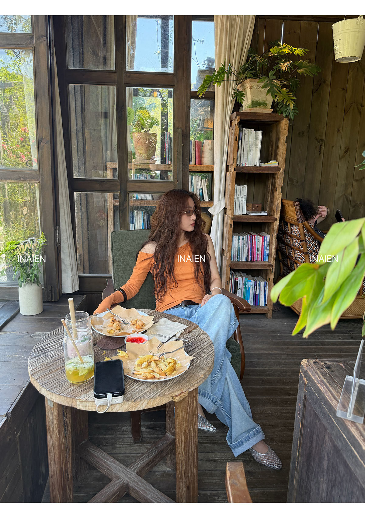 INAIEN笑笑家 стильные универсальные джинсы клеш с эффектом стирки