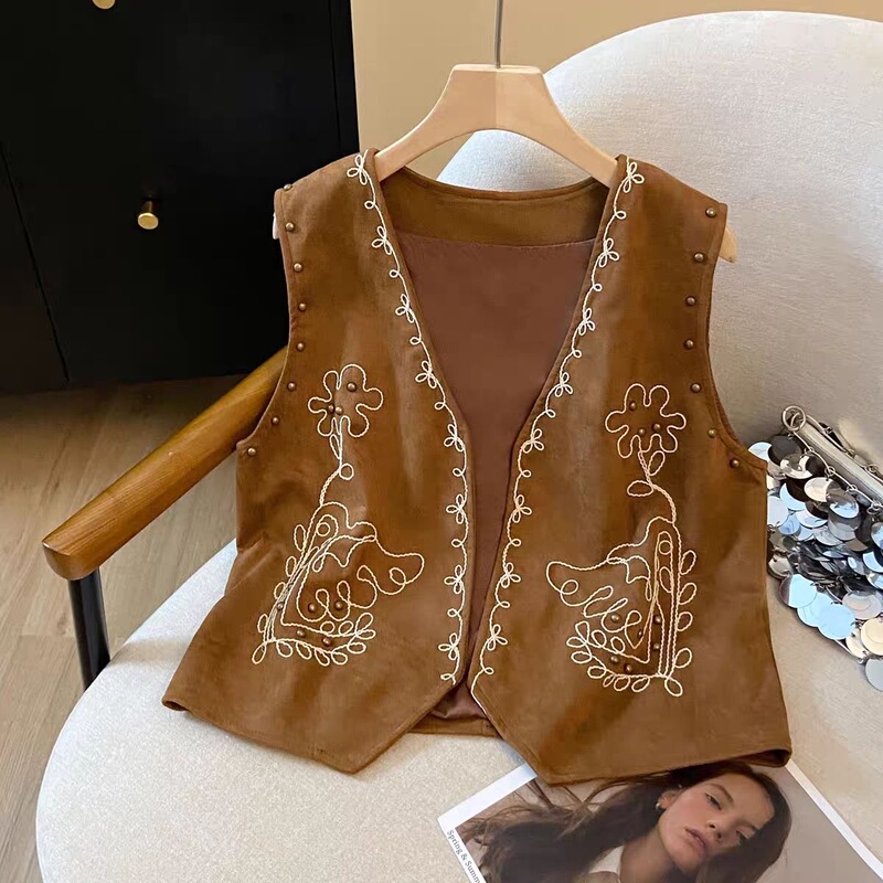 Xinjiang Grassland Brown Suede Rivet Vest Retro Stereo Embroider Versatile Vest Elegant Maillard Jacket