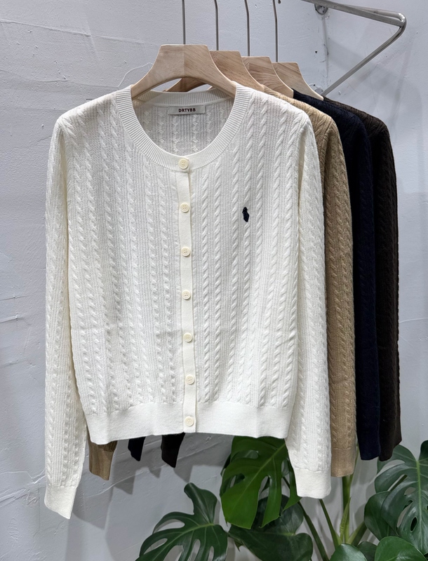 Fashionable Embroidered Small Logo Merino Wool Cable Knit Cardigan for Women 2026 New European Style Slimming Versatile Age-Reducing Trendy Top