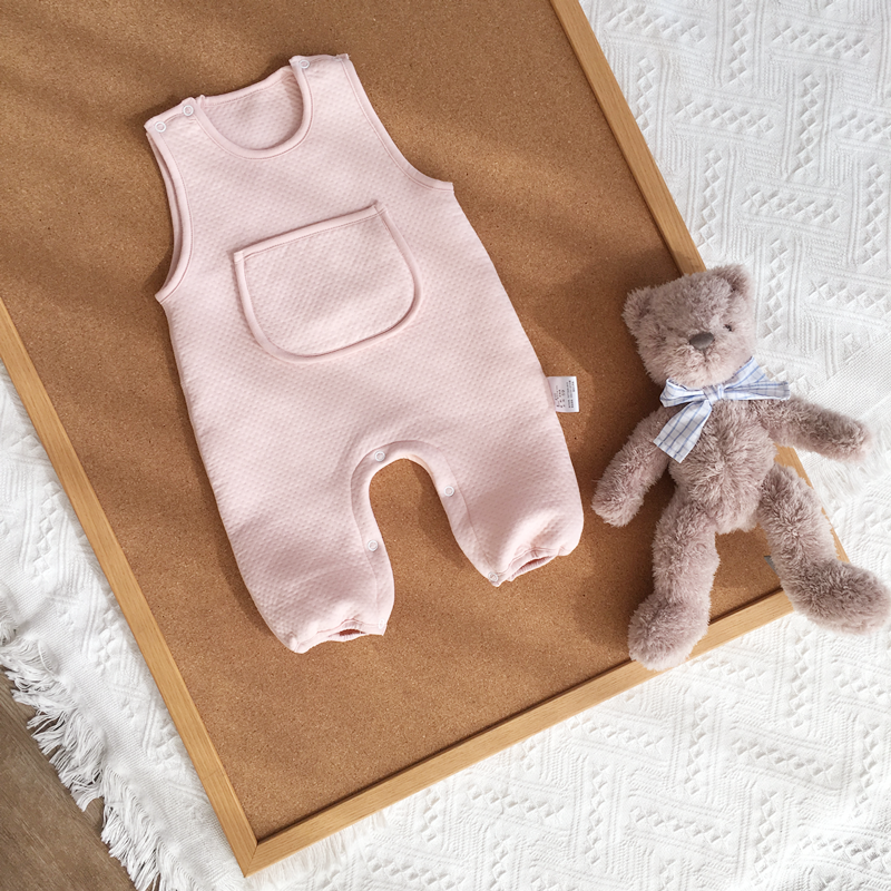 Newborn baby holding baby bag pants jumpsuit casual spring autumn winter air cotton thermal vest long climbing jumpsuit net red