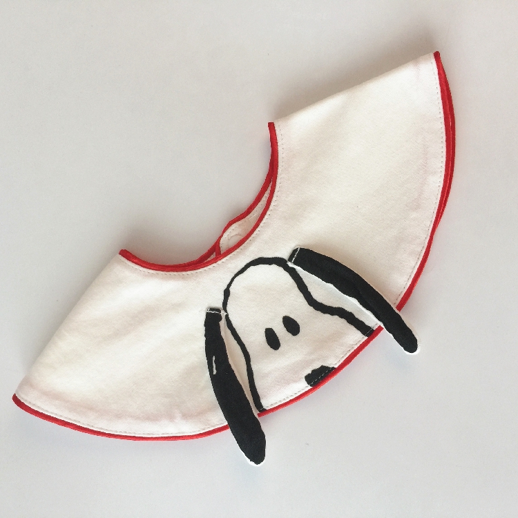 The Snoby 360 rotates pure cotton bib.