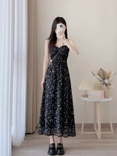 Милое черное масло для загара, приталенное платье, платье-комбинация, длинная юбка, французский стиль, в цветочек, яркий броский стиль, средней длины