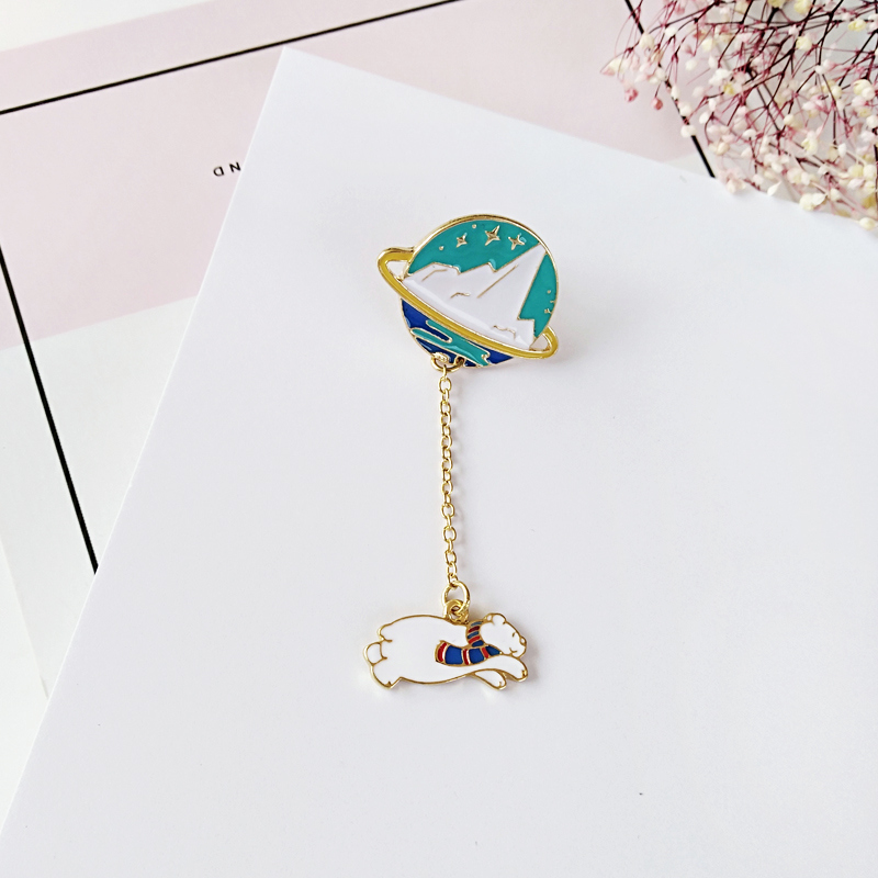 Nhật Bản và Hàn Quốc sáng tạo phụ kiện túi sinh viên mặt dây phim hoạt hình trái đất thỏ con mèo con phi hành gia trâm ghim cài áo