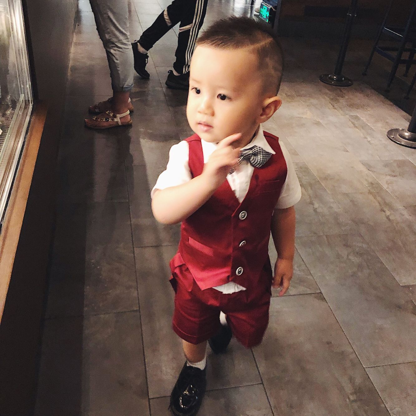 Trang phục đặc biệt phù hợp với nam bé trai tuổi bé quần áo mùa hè hoa cô gái show chủ nhỏ phù hợp bộ vest dự tiệc cho bé trai