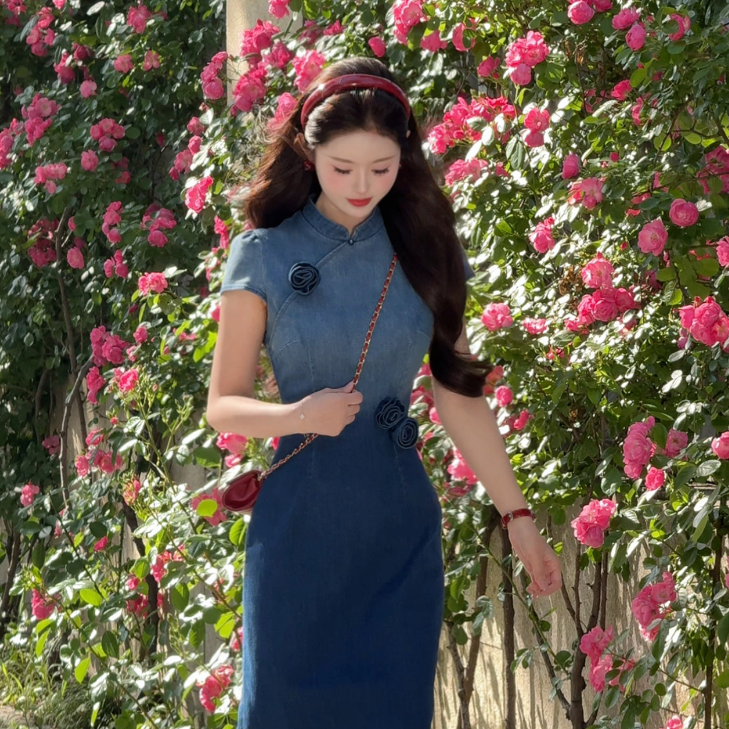 Qiqi Hengmang【Blues Rose】เดรสยาวผ้ายีนส์ไล่ระดับสีน้ำเงินสไตล์จีนใหม่ ออกแบบให้เอวเข้ารูป ดูเพรียวบางและสง่างาม