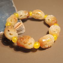Dialect and Tian jade are rare and popular. Xinjiang oily delicate mature and sugary yellow mouth. Fushou bracelet is numb h0