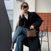 Black woolen coat female Hepburn style 2021 new autumn and winter long small temperament suit woolen coat