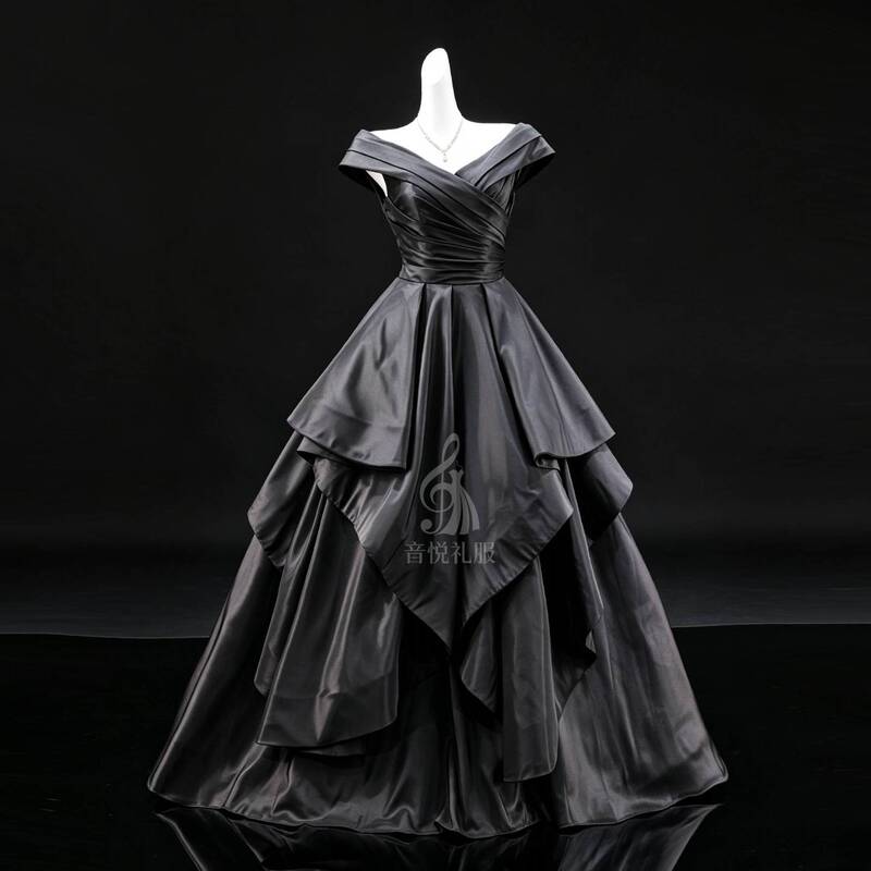 Fashionable One-Shoulder Black Long Dress with a High-End Feel, Slim Fit, Suitable for Coming-Of-Age Ceremonies, Vocal Arts Exams, Performances, and as an Evening Gown for Hosts