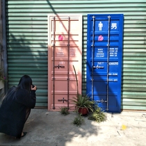 Retro doing old iron art Container door Wei Baths Industrial Wind Bar Restaurant individuality Internet cafe Kit compartment KTV Custom