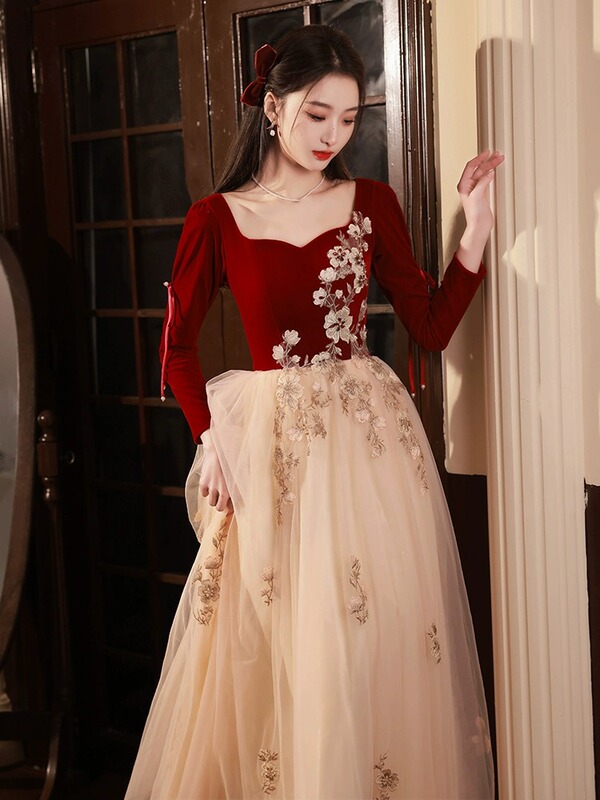 Bride's Toast Dress 2026 New Style Long-Sleeve High-End Light Luxury Niche Runaway Princess Dress Engagement Wedding Banquet Evening Gown