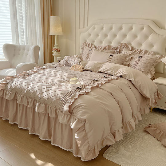 Ensemble de quatre pièces de style jupe de lit en pur coton 100 de style princesse avec housse de couette à bord en coton style crème 1.8 literie de style drap-housse