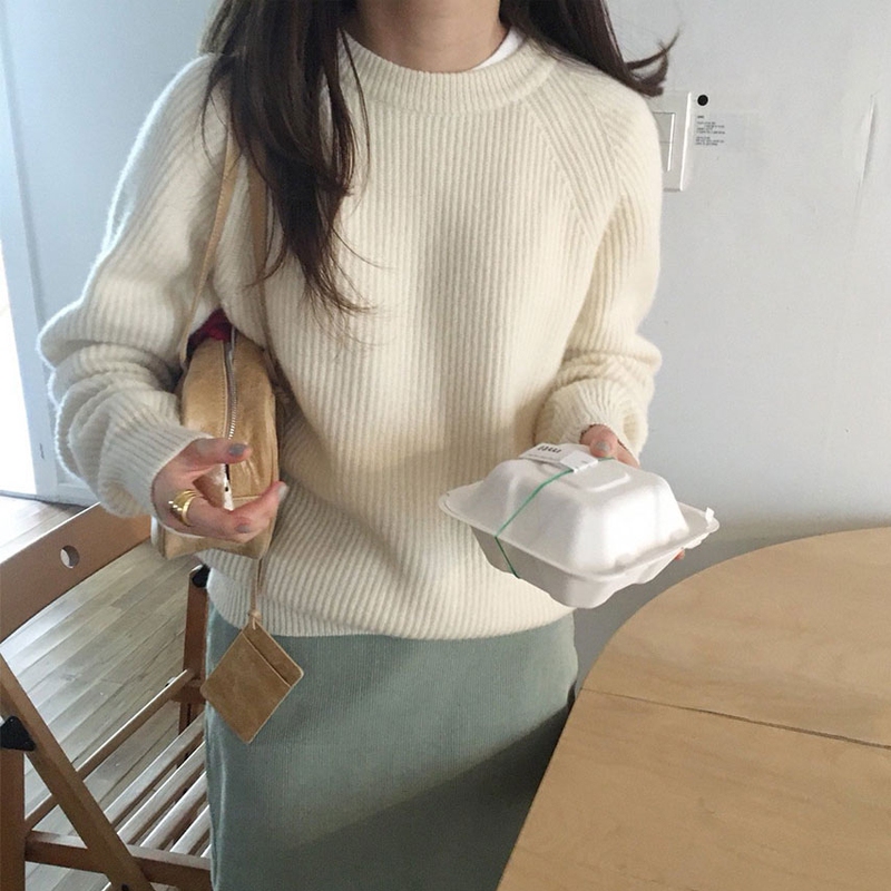 White Base Sweater for Women, Autumn and Winter, Thickened, Round Neck, Pullover, Inner Layer, Loose Fit, Slimming, Versatile Knitwear for Outerwear