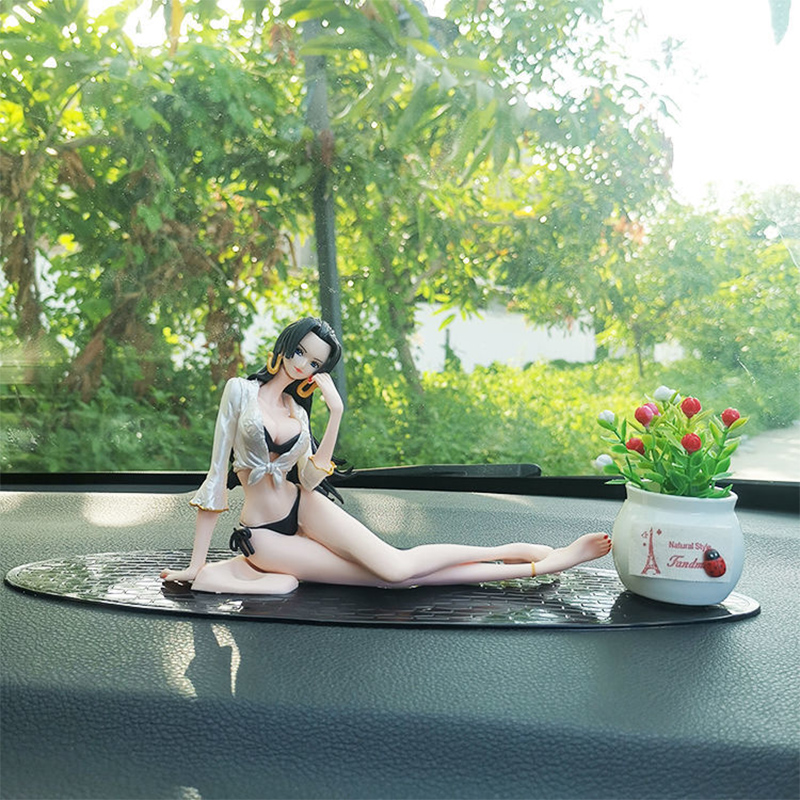 Car accessories anime pirate sexy swimsuit female emperor sofa Ruff model car decoration model toy ornaments