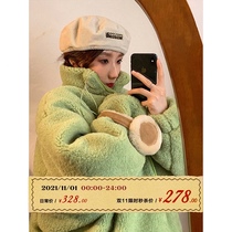 Old Mo classmate Peng Yuchang pictorial newspaper fell in love with the green grass green lamb plush zipper cotton jacket