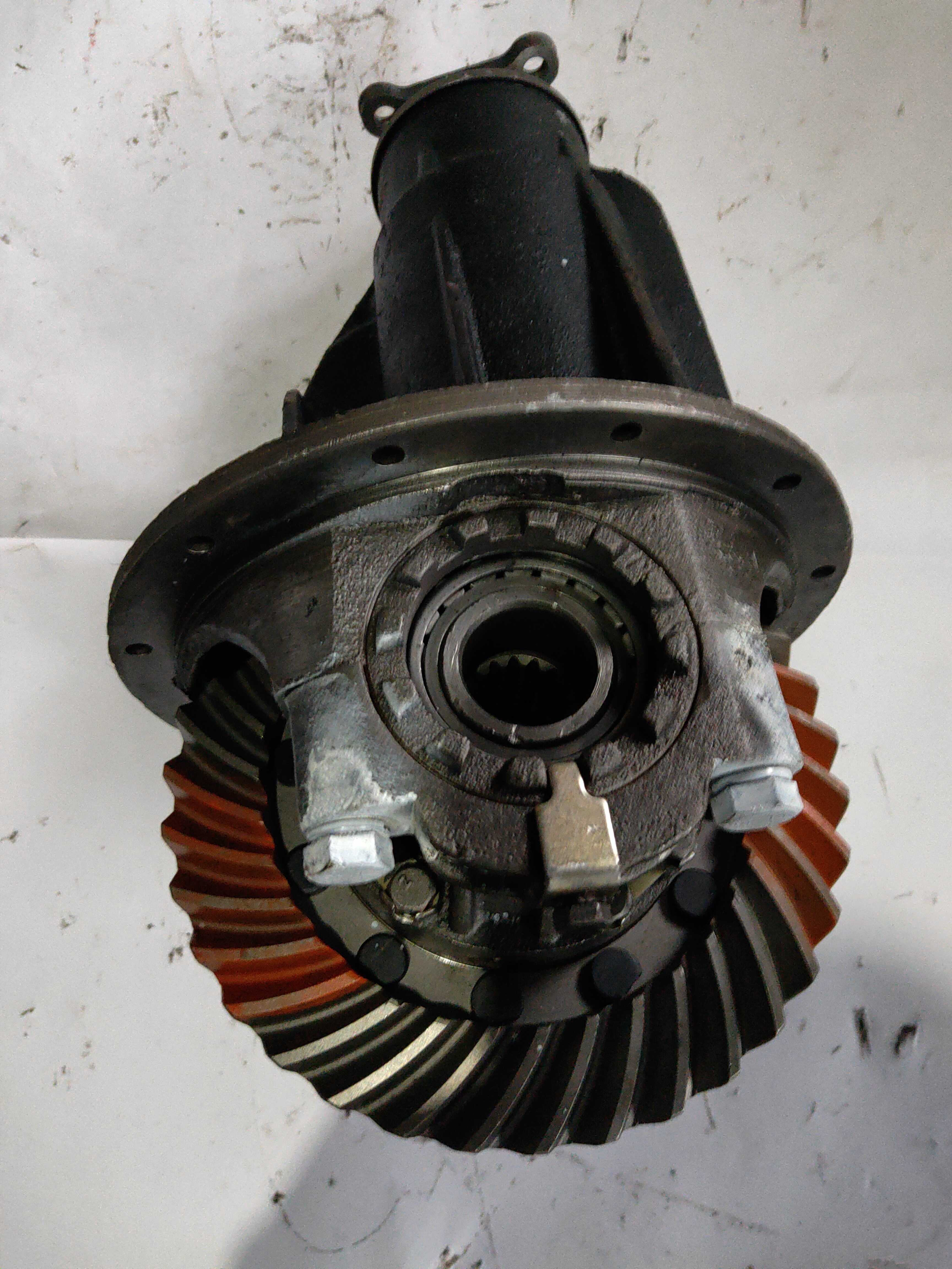 Axle boutique Xinyidu main reducer small forklift Jianghuai six-wheel flatbed truck difference reduction assembly