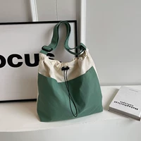 Белый с зеленым не подвесным местом в течение 24 часов секунды