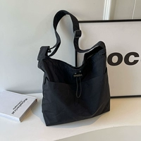 Черно -бездельное подвесное место в течение 24 часов за секунды