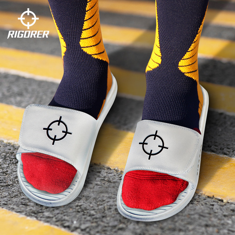 Prospective sports slippers men and women 2020 new outer wear velcro non-slip couple beach bathroom net red cool slippers