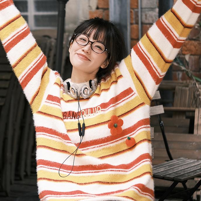 Dopamine Gentle Soft Floral Striped Orange Sweater for Women, Loose and Lazy Style, Color-Blocked Knit Top, Orange Shirt