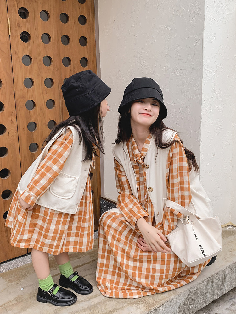 Mother women's autumn parent-child vest jacket girl dress suit foreign-style fried street grid skirt vest two-piece set