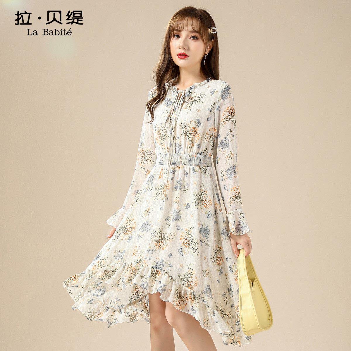 拉夏贝尔旗下 La Babite 拉贝缇 女式碎花裙 V领长袖收腰连衣裙 双重优惠折后￥91.1包邮