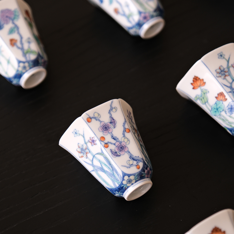 Kongge Qingyuan Famous Hand-Painted Plum, Orchid, Bamboo, and Chrysanthemum Hexagonal Scented Cup, Jingdezhen Kaolin Clay Original Glaze Kongge Qingyuan Famous Hand-Painted Plum, Orchid, Bamboo, and Chrysanthemum Hexagonal Scented Cup, Jingdezhen Kaolin Clay Original Glaze