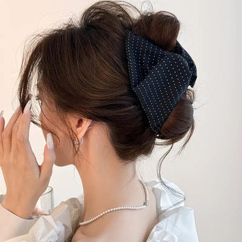 French high ponytail triangle grabber female high-end 2025 new hepburn style shark clip back head hair accessory