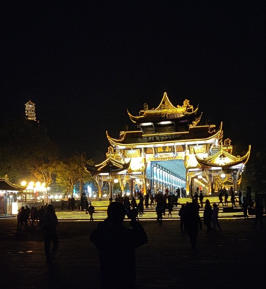山色湖光