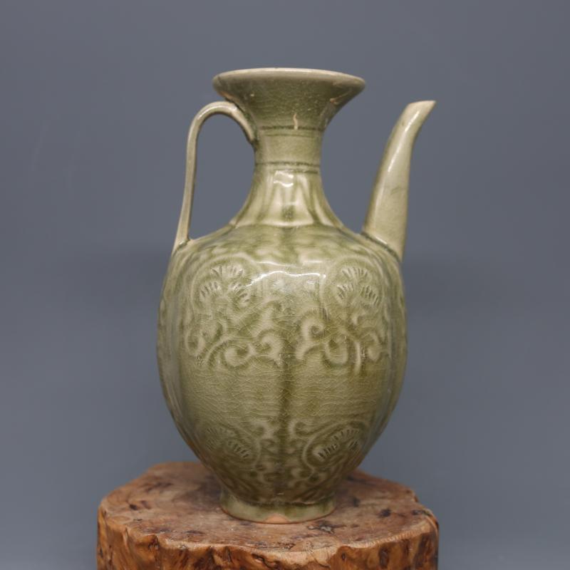 Tangyue kiln carved flower holding pot wine pot antique antique antique and old porcelain ornaments unearthed old and second-hand goods collection