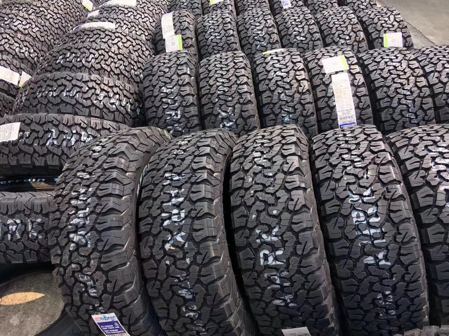 Ko3 Bailichi Ko2 All-Terrain at Off-Road Tire 265/275/35X12.5/70R17 285/55R20