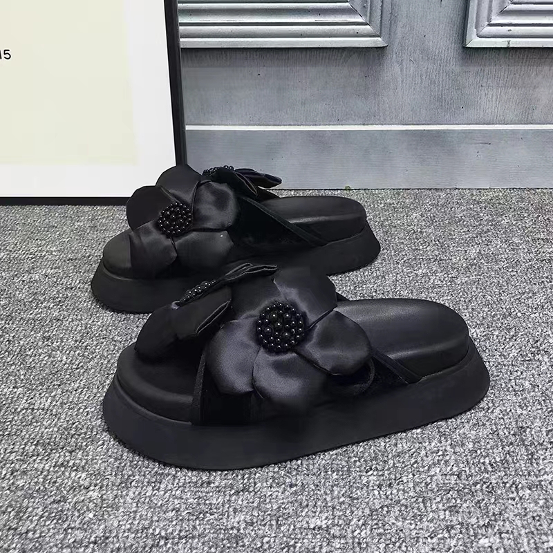 2026 Summer New Velcro Flower Strap Soft Sole Beach Shoes Thick Sole Fashion Slip-On Sandals for Women