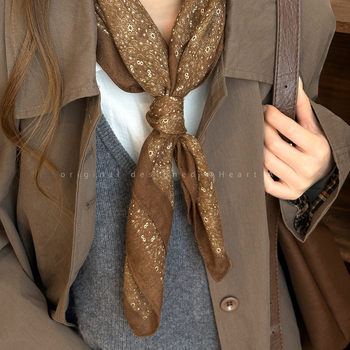 Autumn and winter retro neck scarf for women 2025 new high-end temperament square scarf neck scarf versatile waist accessories