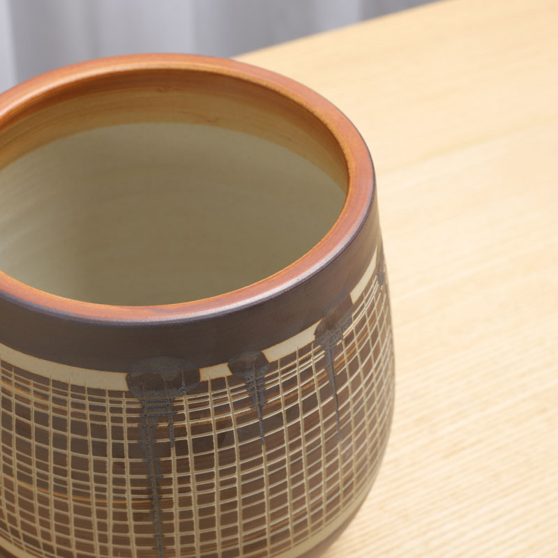 Vase contracted style restoring ancient ways is the abstract irregular line checking ceramic artworks desktop trumpet furnishing articles