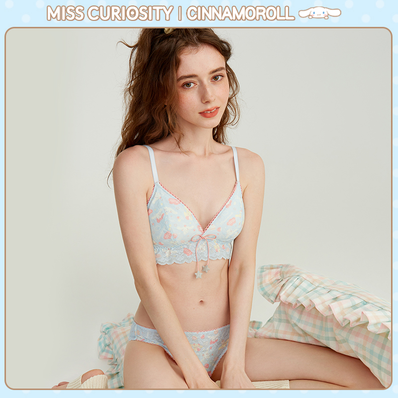 Curious Miss Yugui dog joint underwear women's big chest show small French triangle cup bra set without underwire bra