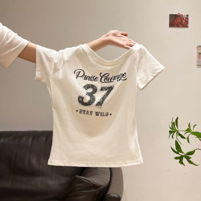 Korean Style White Printed Short-Sleeved T-Shirt for Women 2026 Summer New Style Slanted Shoulder and Neckline Slim Fit Versatile Top