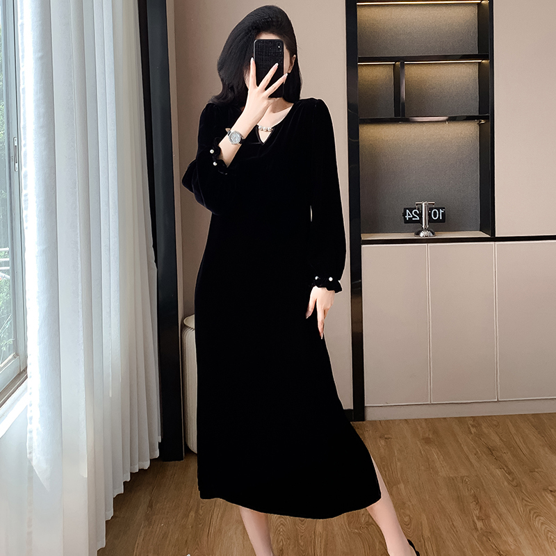 Plus-Size Loose Long-Sleeved Velvet Over-The-Knee Dress for Women in Autumn and Winter, Suitable for Chubby Girls, Covers the Belly, Reduces Age, Makes You Look Slimmer, Versatile Long Dress