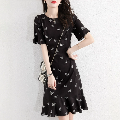 Экспорт иностранной торговли французская итальянская женская одежда крупная бренда бренда снятие кабинета скидка баланс одно единственное платье с рыбным хвостом