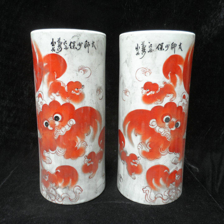 Jingdezhen factory goods porcelain hand painted alum red Taihe's less protective hat cylinder Chinese wind decoration collection swing piece pair
