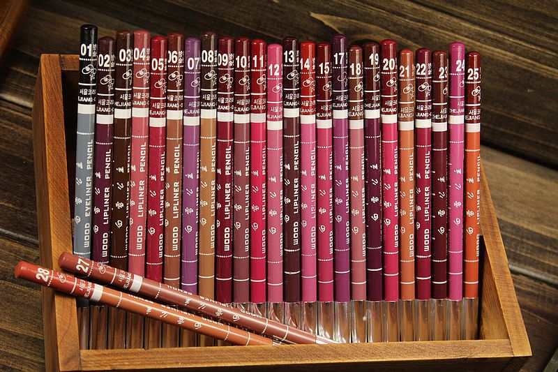 Lip liner bút son môi son môi không thấm nước kéo dài giữ ẩm đích thực không đánh dấu tranh móc môi bút chì màu nude mờ - Bút chì môi / môi lót 	son hình cây bút chì	